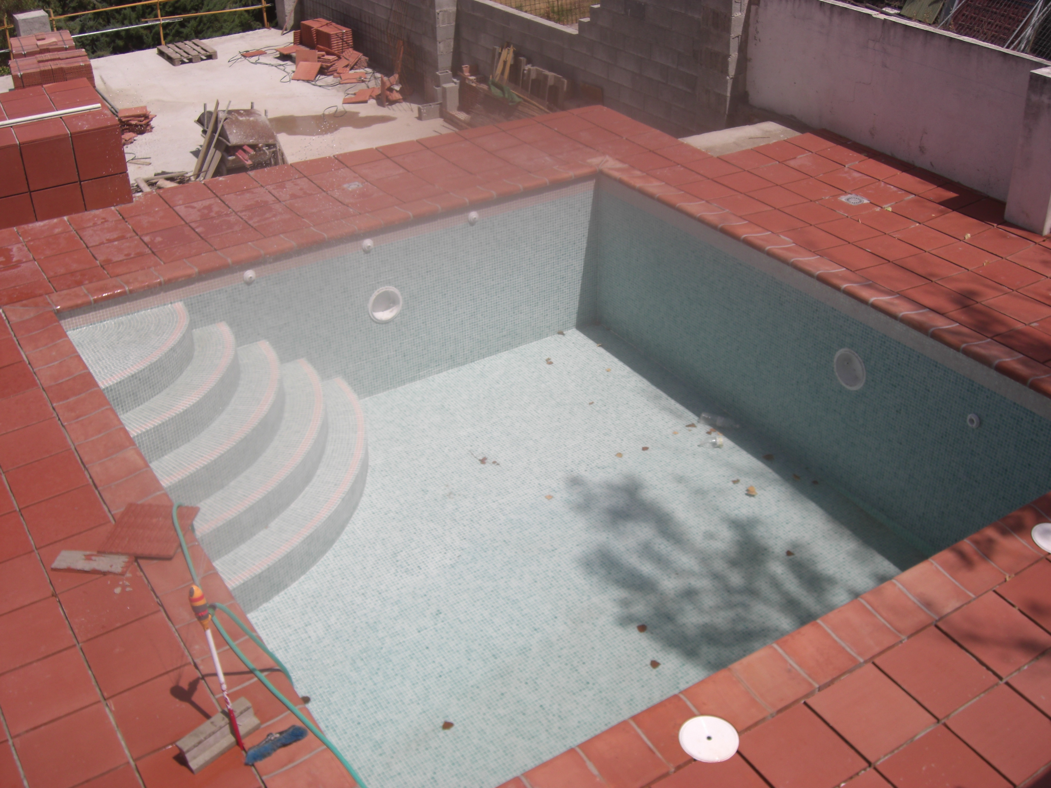 PISCINA CUADRADA HUETOR