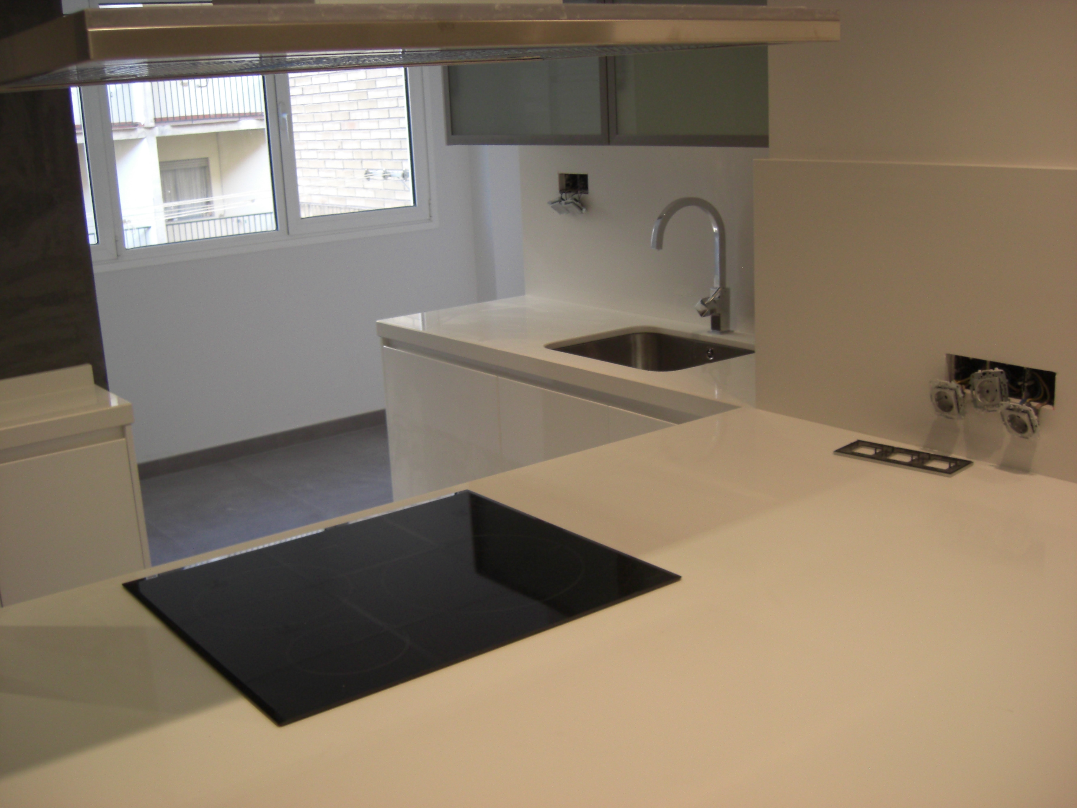 COCINA BLANCA-SILESTONE