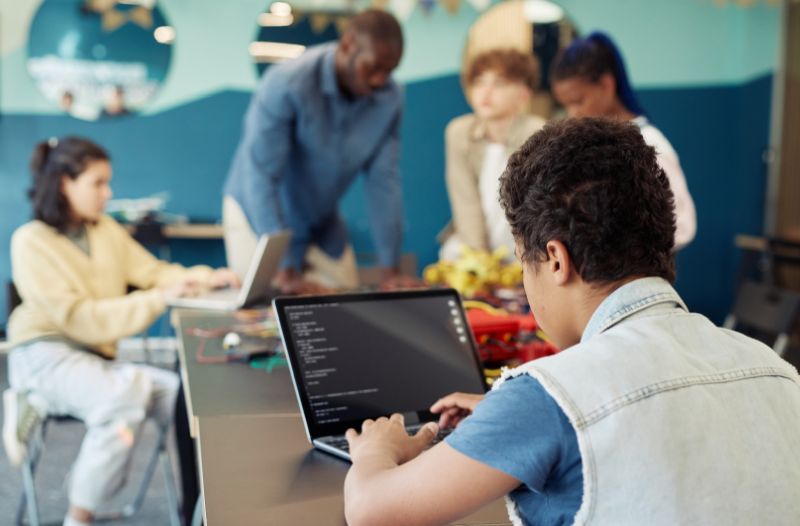 Learnercentered Experientiallearning Hybridlearning Funlearning - Colorful Pictures - Classic 8K Collection