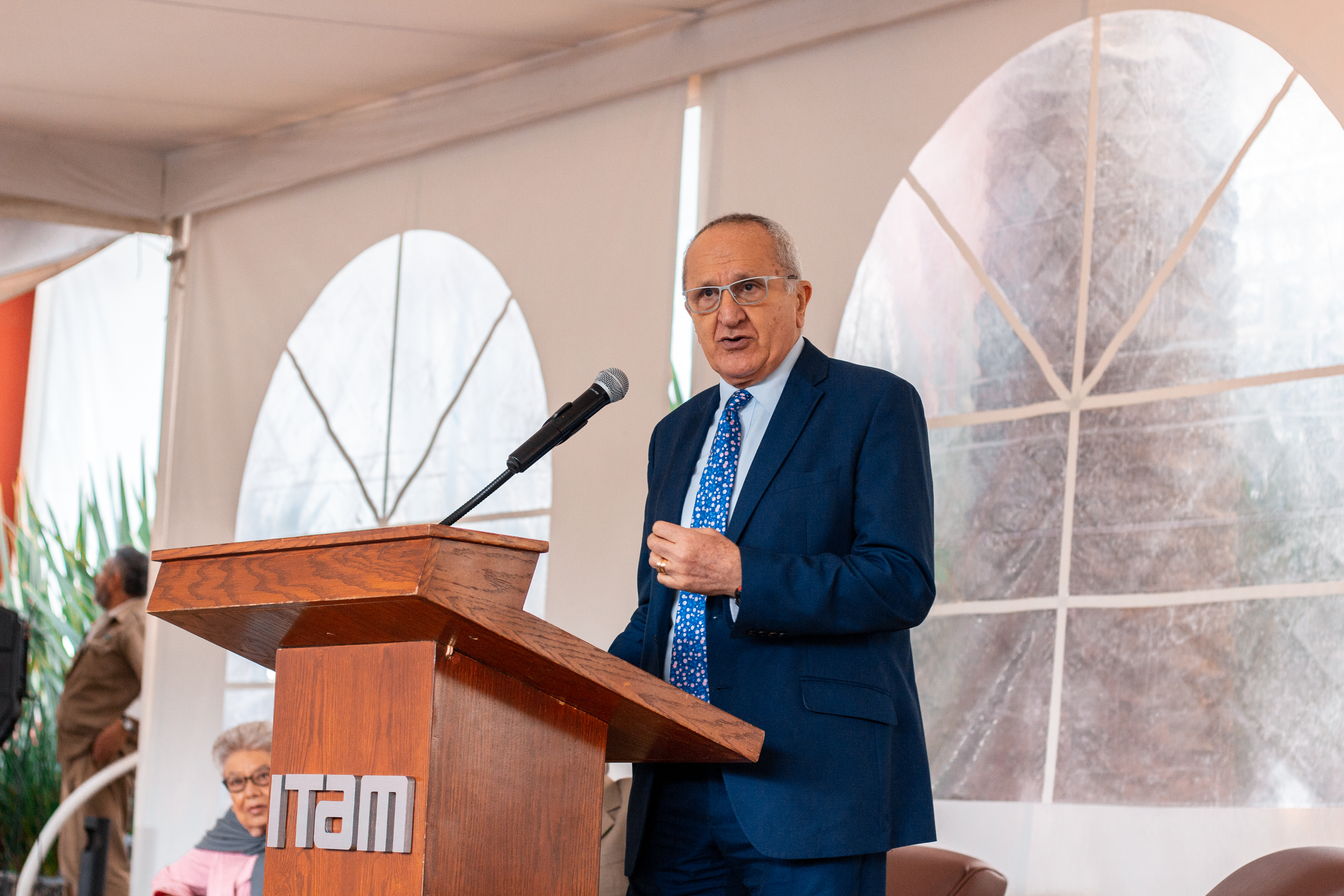 Dr. Jesús Seade en desayuno de relaciones internacionales