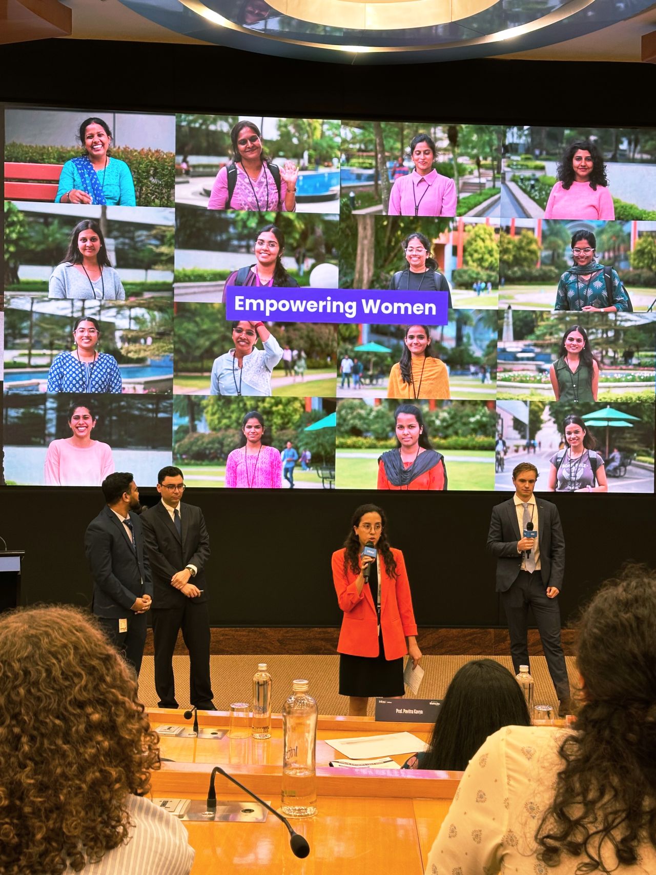 Alejandra Castañeda, ExITAM y alumna del MBA Kellogg, durante su intervención