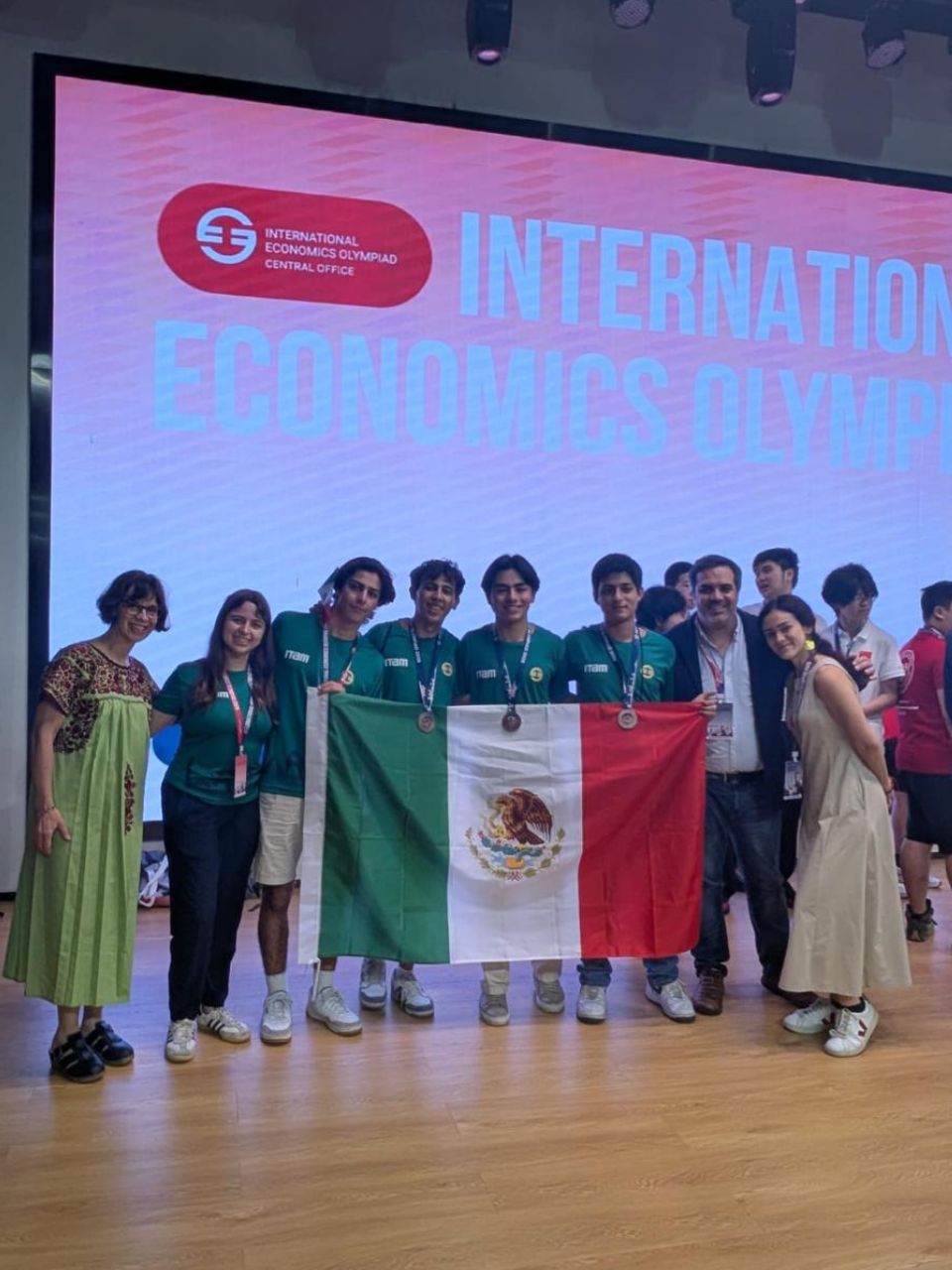 Delegación mexicana en la Olimpiada Internacional de Economía 2026 en Shenzhen, China