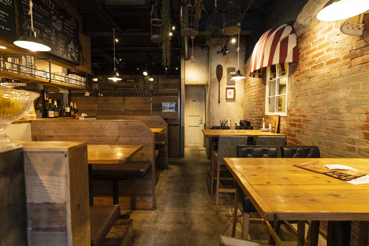 ビストロチキートの内観