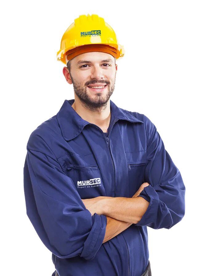 homme en bleu de travail mursec et casque jaune mursec