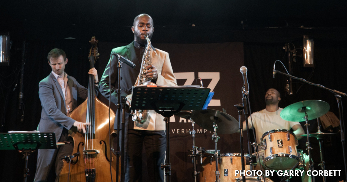 Empirical performing on stage