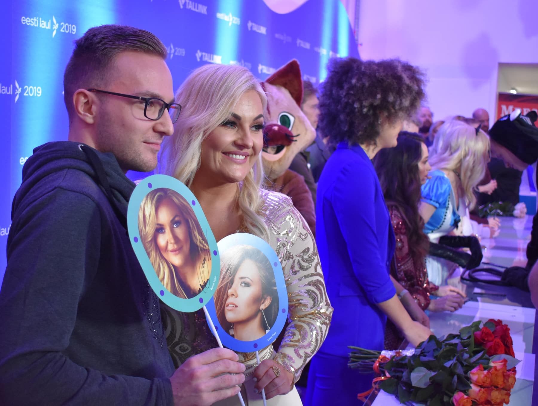 Eesti Laul 2019 teise poolfinaali artistide autogrammide jagamine