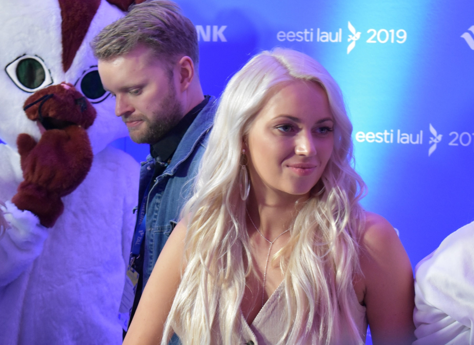 Eesti Laul 2019 teise poolfinaali artistide autogrammide jagamine