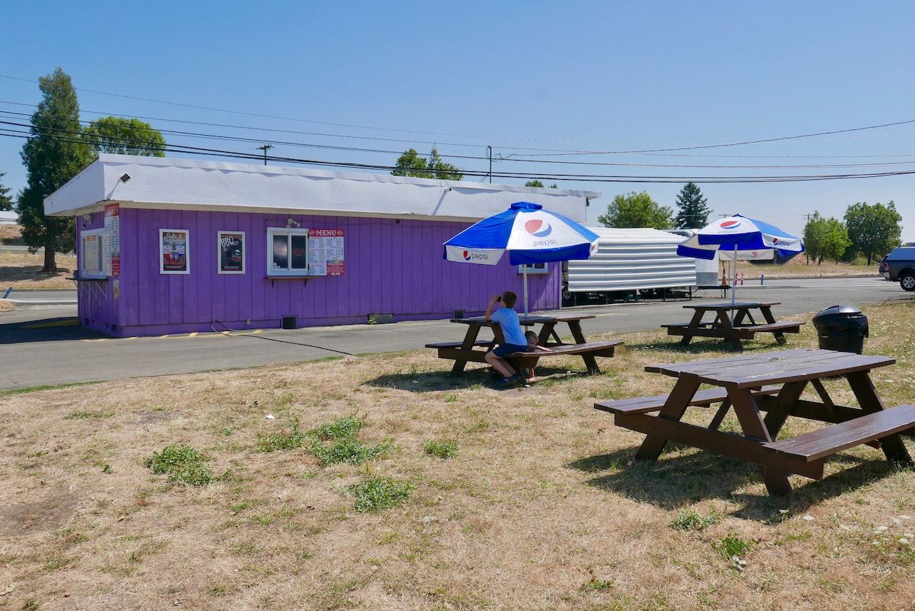 Oregon BBQ Company Albany Oregon picnic tables best road food