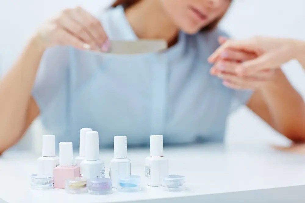 Why do acrylic nails fall off? the complete professional guide