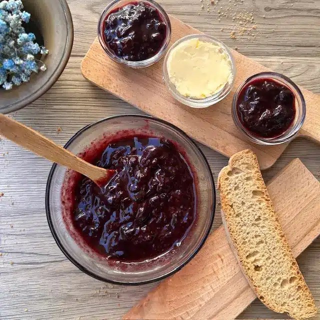 Textura mermelada de arándanos fácil y casera.