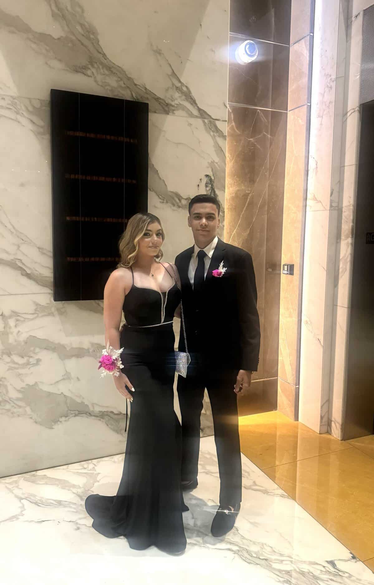 renderedimage Prom Corsage & Boutonniere Set - Image 9