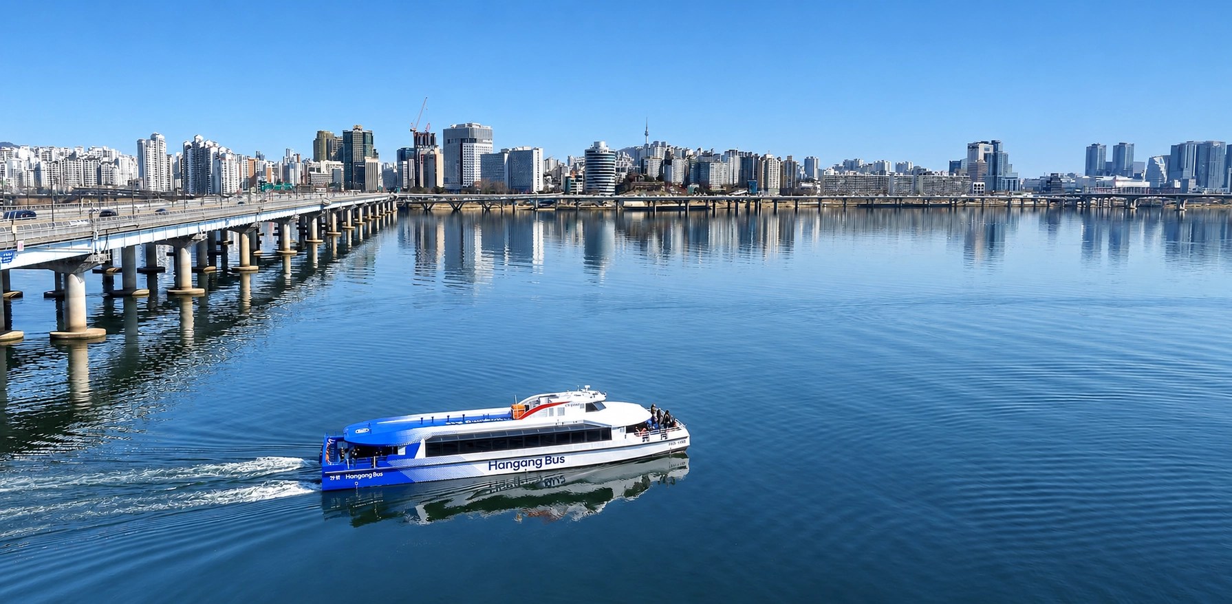 Seoul Hangang Bus 2026: Routes, Fares & How to Ride