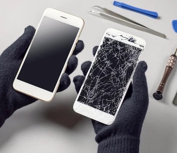 About Us | electronics repair 1 phone screen before and after repair at Fixit USA in Anderson In