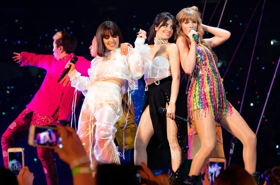Charli Xcx Boyfriend: Taylor Swift Fans Defend Pop Star Over 'Nasty' Charli XCX Dig Backlash
