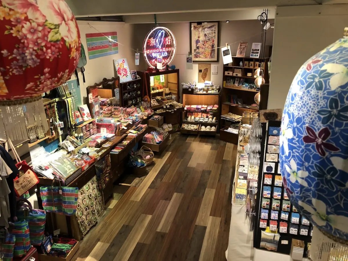 台湾名物！マンゴーかき氷を堪能し、周辺のお茶屋と雑貨屋を散策！