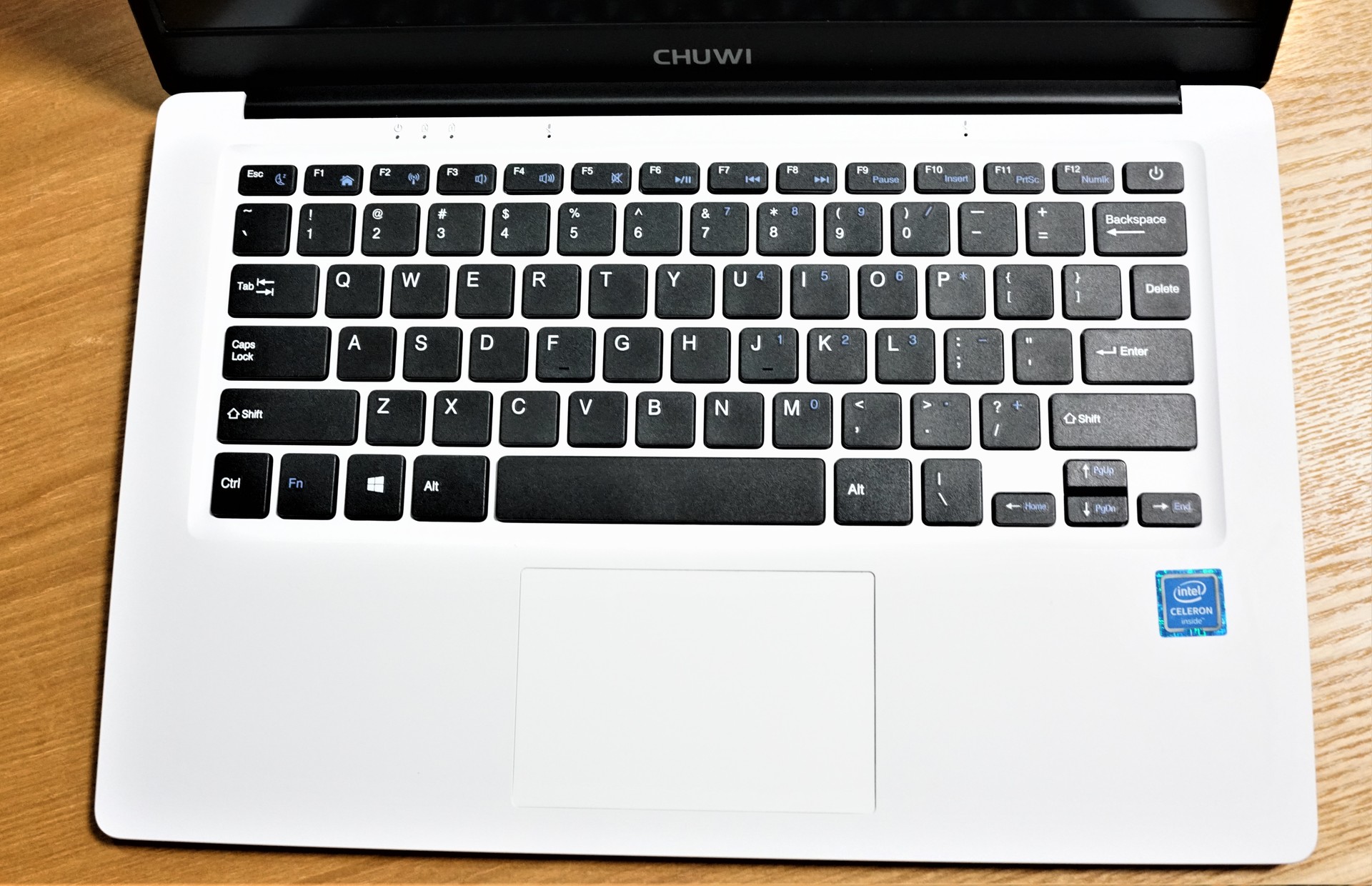 CHUWI LapBook 14.1 実機レビュー FHD・IPS・5GHzが使えて$208.99の14