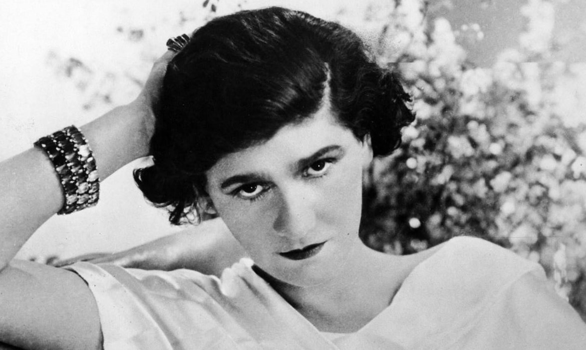 Coco Chanel et les pièces intemporelles de liconique maison de couture
