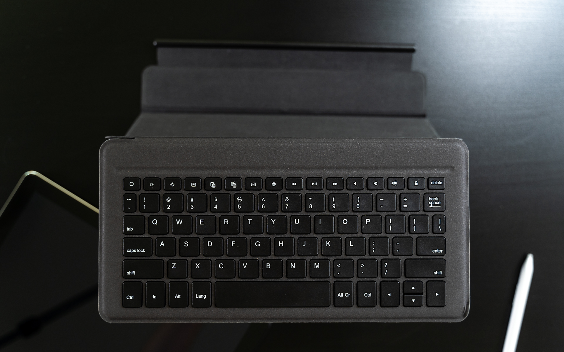 Chuwi Hi9 Plus Review: A China Tablet With Keyboard & Stylus