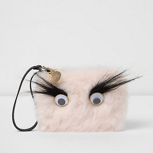 tendance-sac-fausse-fourrure-pochette-cartoon-riverisland