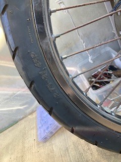 KMX200-28 フロントホイールにシェルパ用を付けてみました（付かなかっ
