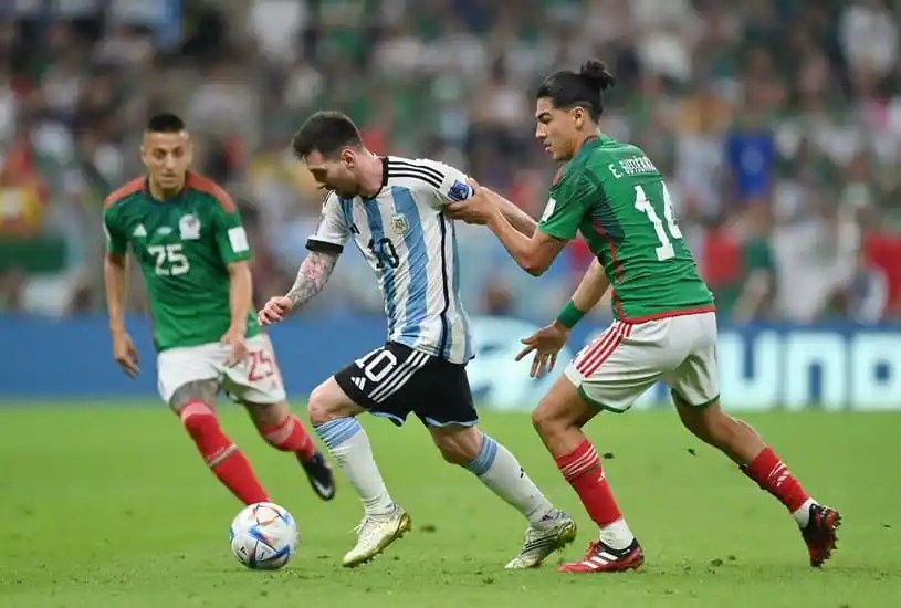 Argentina Beat Mexico 2-0