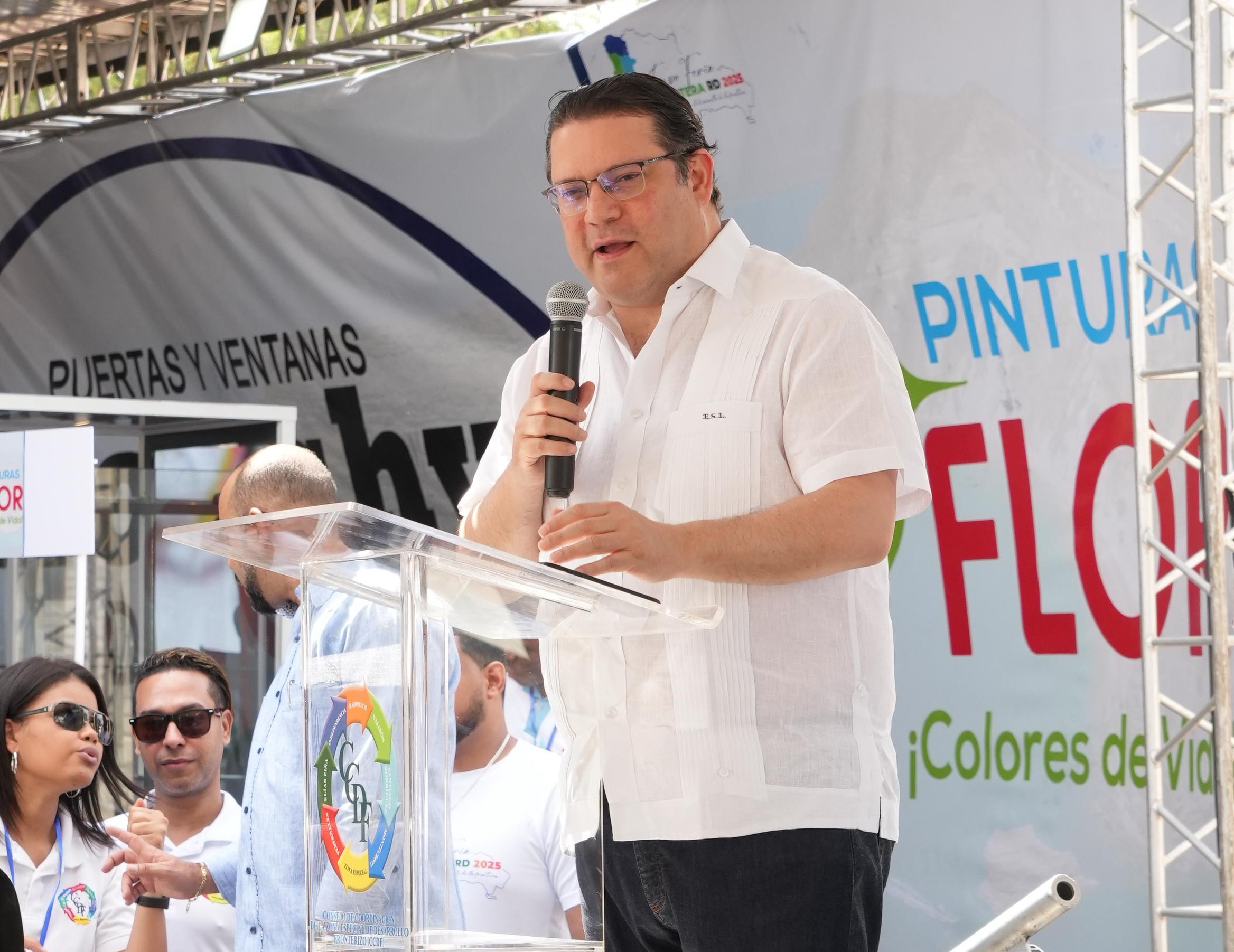 Yayo Sanz Lovatón rebate a Omar por propuesta de indexación salarial y dice que “con las ayudas sociales no”