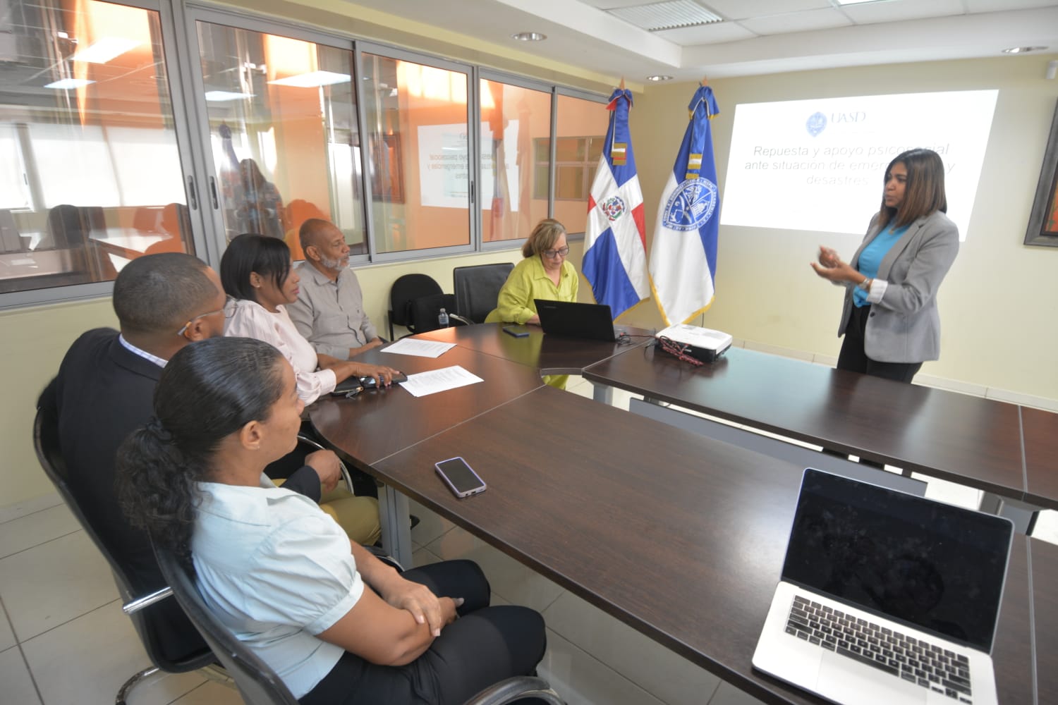 UASD capacita personal para cumplimentar apoyo psicosocial a afectados por tragedia Jet Set UASD capacita personal para cumplimentar apoyo psicosocial a afectados por tragedia Jet Set