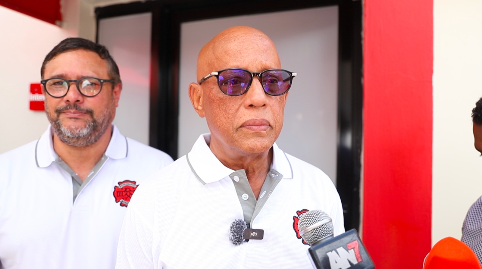 Patronato valora reinicio de construcción de fase central de bomberos en Santiago