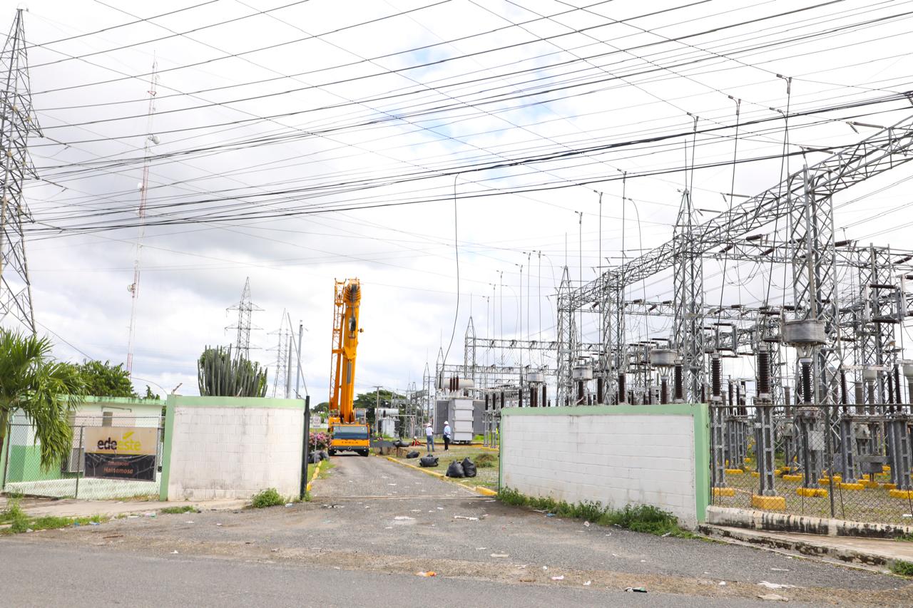 Edeeste informa sobre avería viejo en Hainamosa que afecta el servicio eléctrico