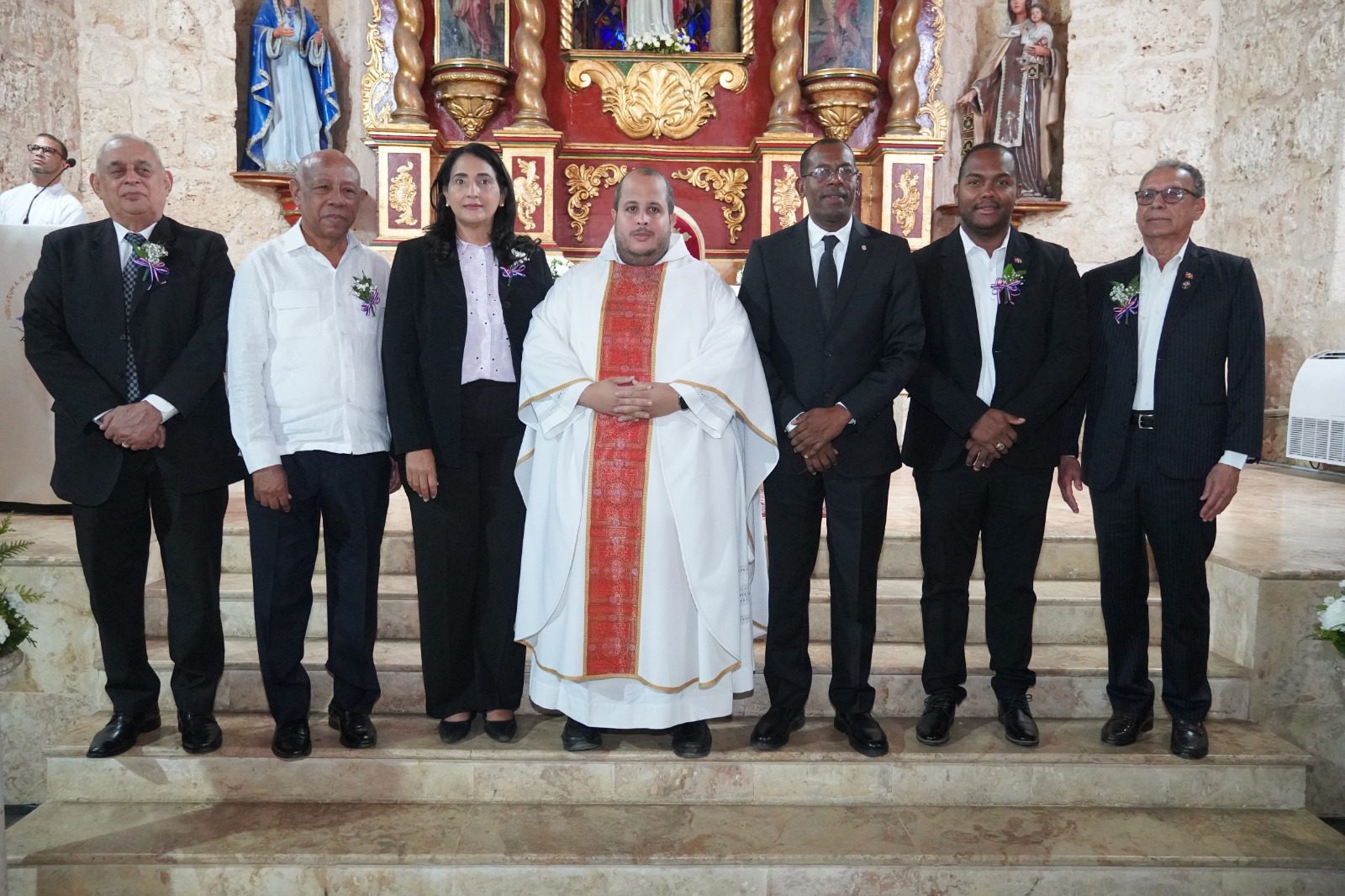 UTECT celebra 13 primaveras y destaca entrega de más de 28 mil títulos en el final año