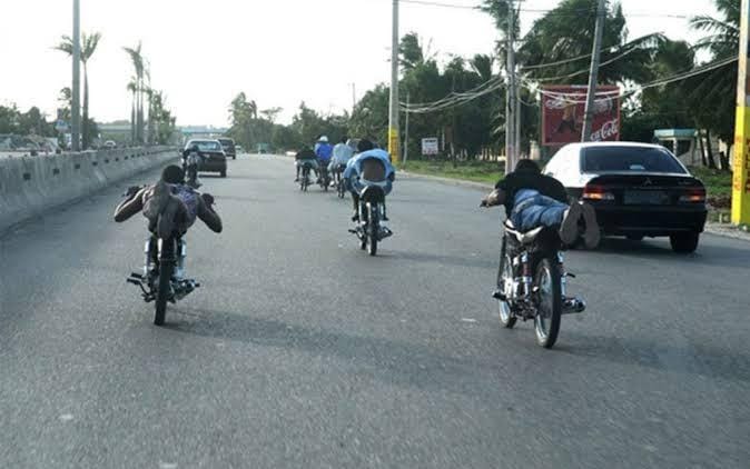 Agentes PN frustran carrera en motor donde se apostarían RD0 mil en Bonao