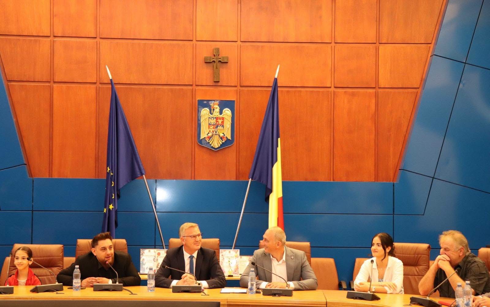 Bistrițeni cu rezultate remarcabile, premiați cu Diplome de Excelență de Instituția Prefectului