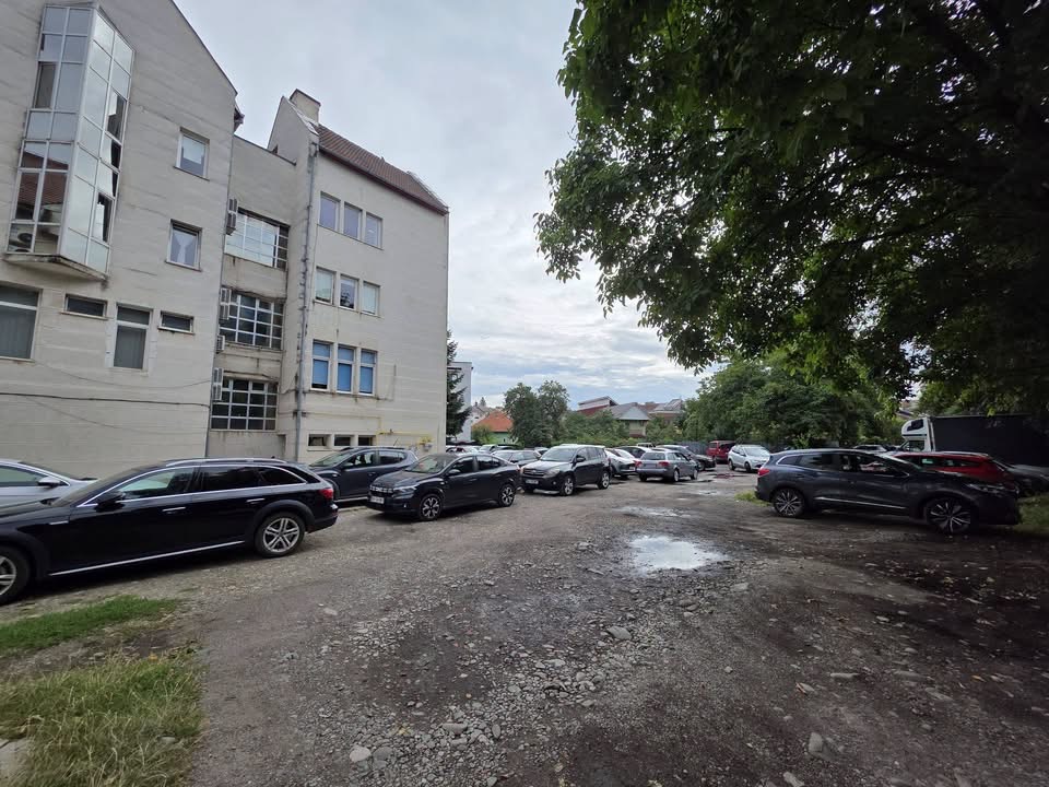 100 de noi locuri de parcare vor fi amenajate în zona Finanțelor Publice din Bistrița. Proiectul a intrat în faza de proiectare