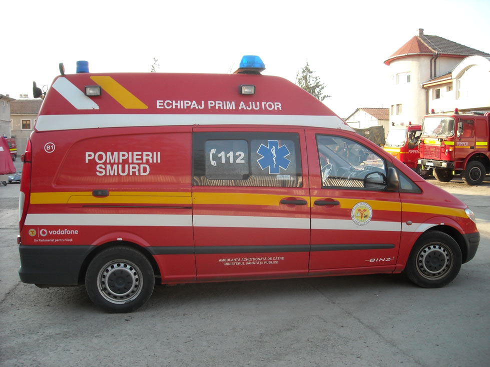 Accident între Viile Tecii și Teaca. Doi minori și mama lor, transportați la spital