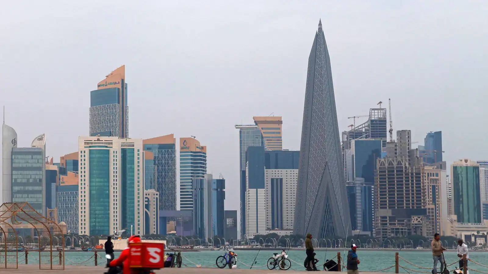 قطر تعلن اعتراض صاروخ بعد سماع دوي انفجارات بالدوحة