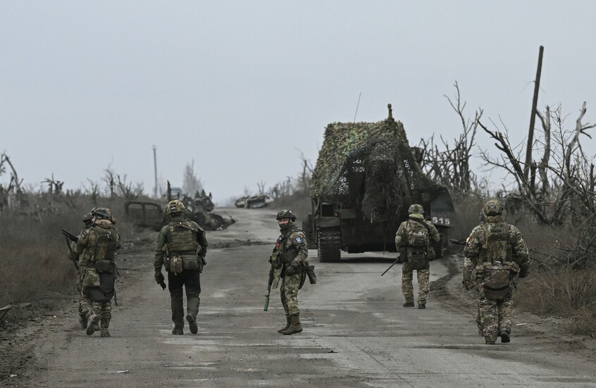 القوات الروسية تُحاصر بلدة سيفيرسك في دونيتسك