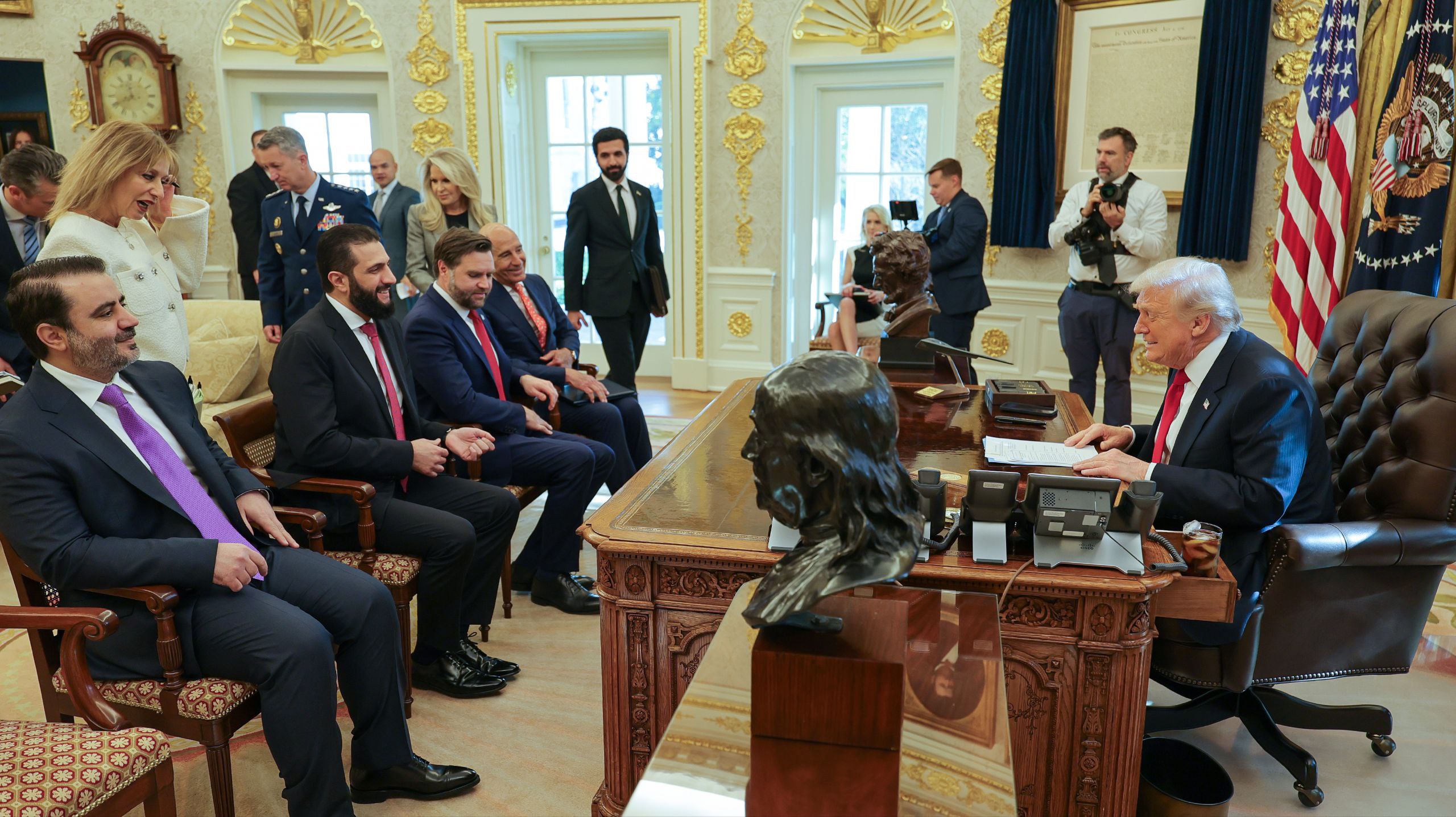 الرئاسة السورية: مباحثات الشرع وترامب تناولت قضايا إقليمية ودولية