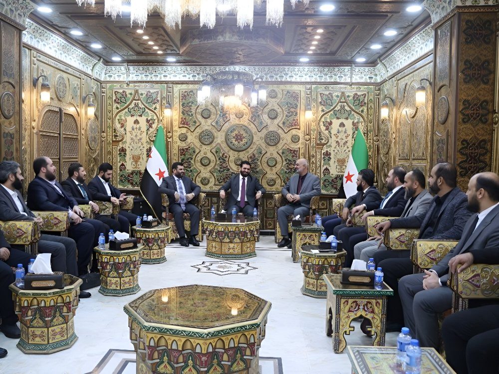 الداخلية السورية تبحث مع الاستخبارات الواقع الأمني بدير الزور