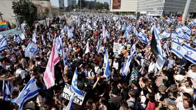 تمرد داخل إسرائيل: الآلاف يرفضون حرب غزة والاحتلال يستنفر الجيش