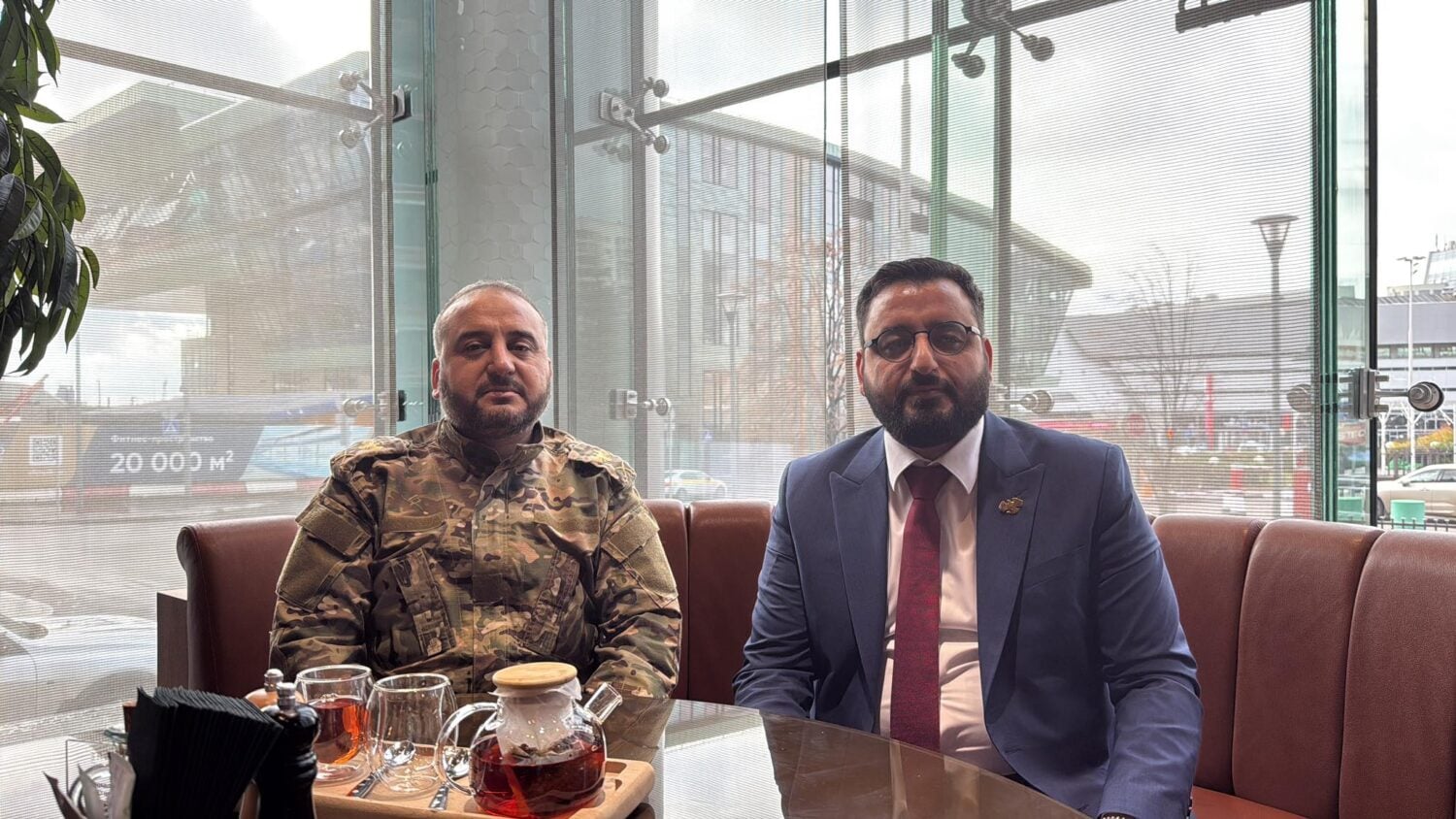 باسل سويدان برفقة وزير الدفاع السوري مرهف أبو قصرة