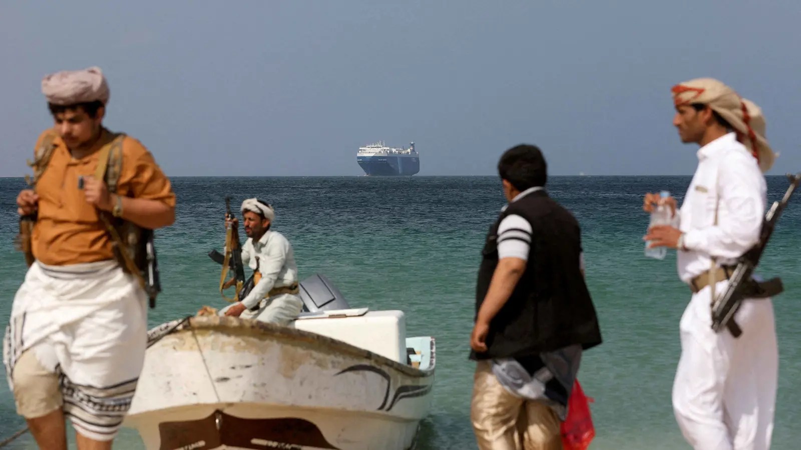 هجوم حوثي على سفينة إسرائيلية في البحر الأحمر