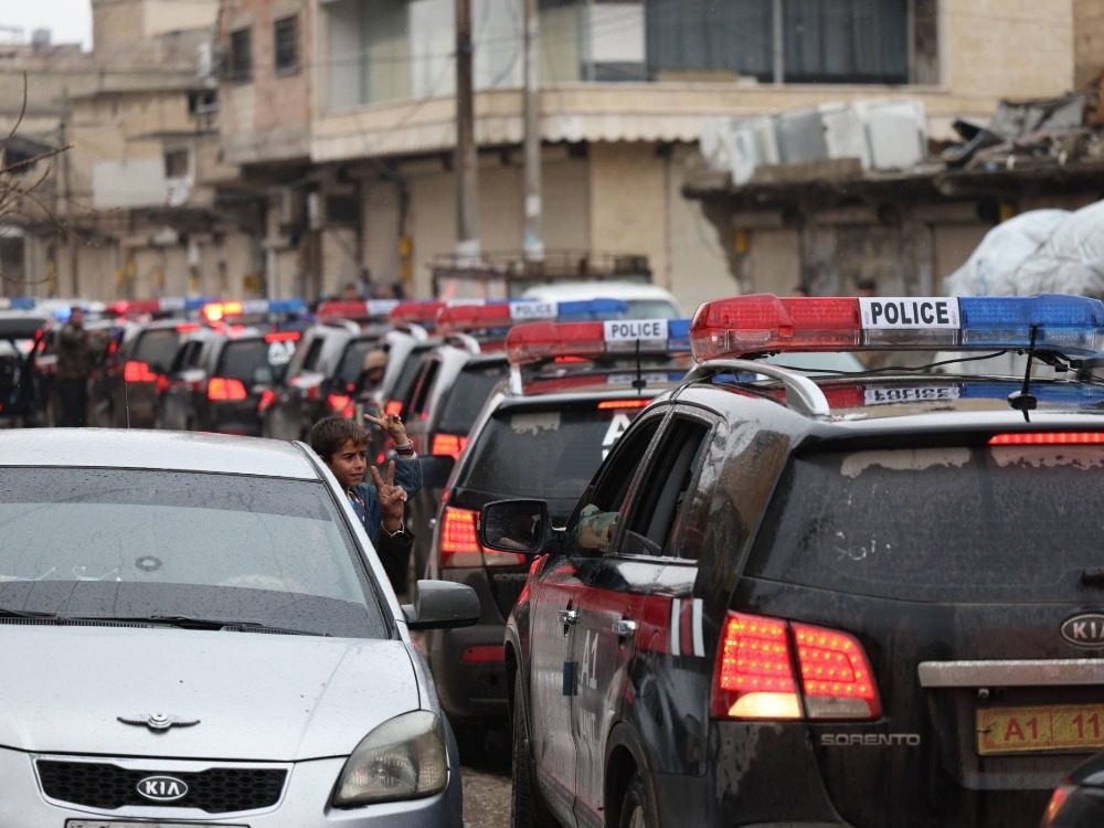 الداخلية السورية تنشر وحداتها بمدينة الطبقة في الرقة