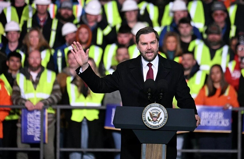 فانس: إنهاء النزاع في أوكرانيا يخدم مصالح أمريكا