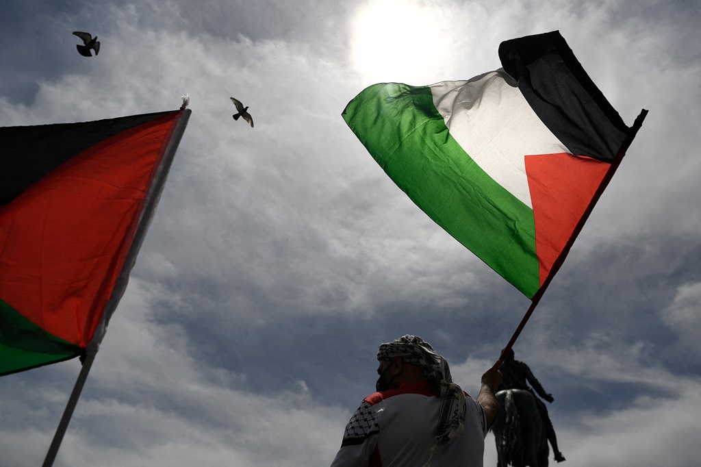 سلام بعيد المنال: لماذا يعقّد الاعتراف بالدولة الفلسطينية الأزمة أكثر مما يحلّها؟