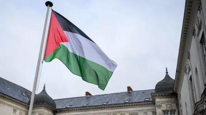 بين الواقع والطموح: هل يمهّد الاعتراف بفلسطين طريق الدولة؟
