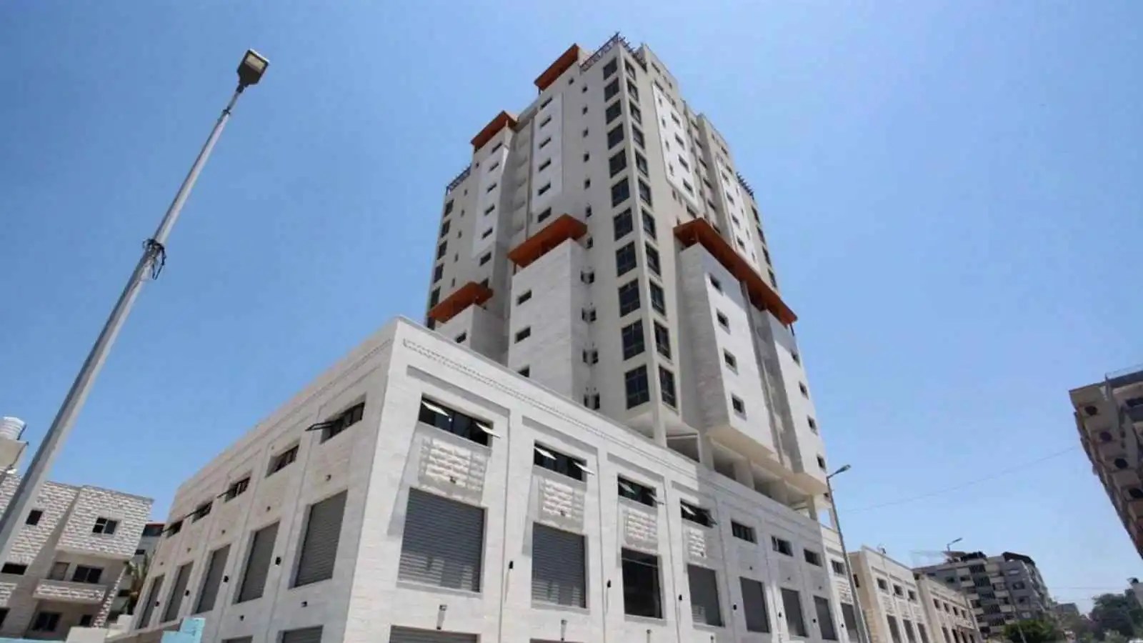قصف إسرائيلي لـ برج جديد في غزة
