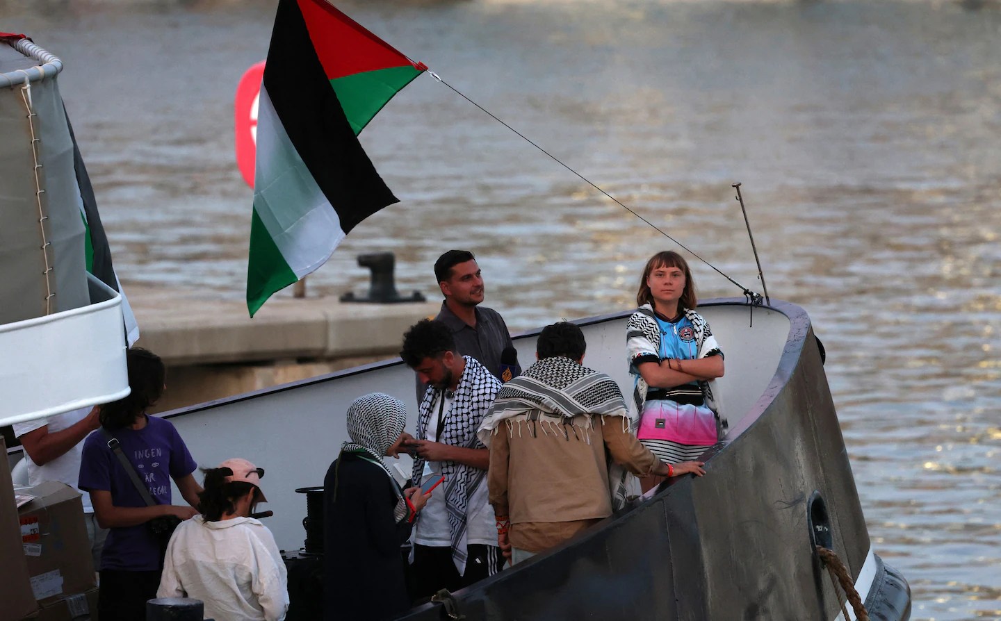 اعتراض أسطول صمود غزة: إسرائيل تحتجز تونبرغ ومئات النشطاء