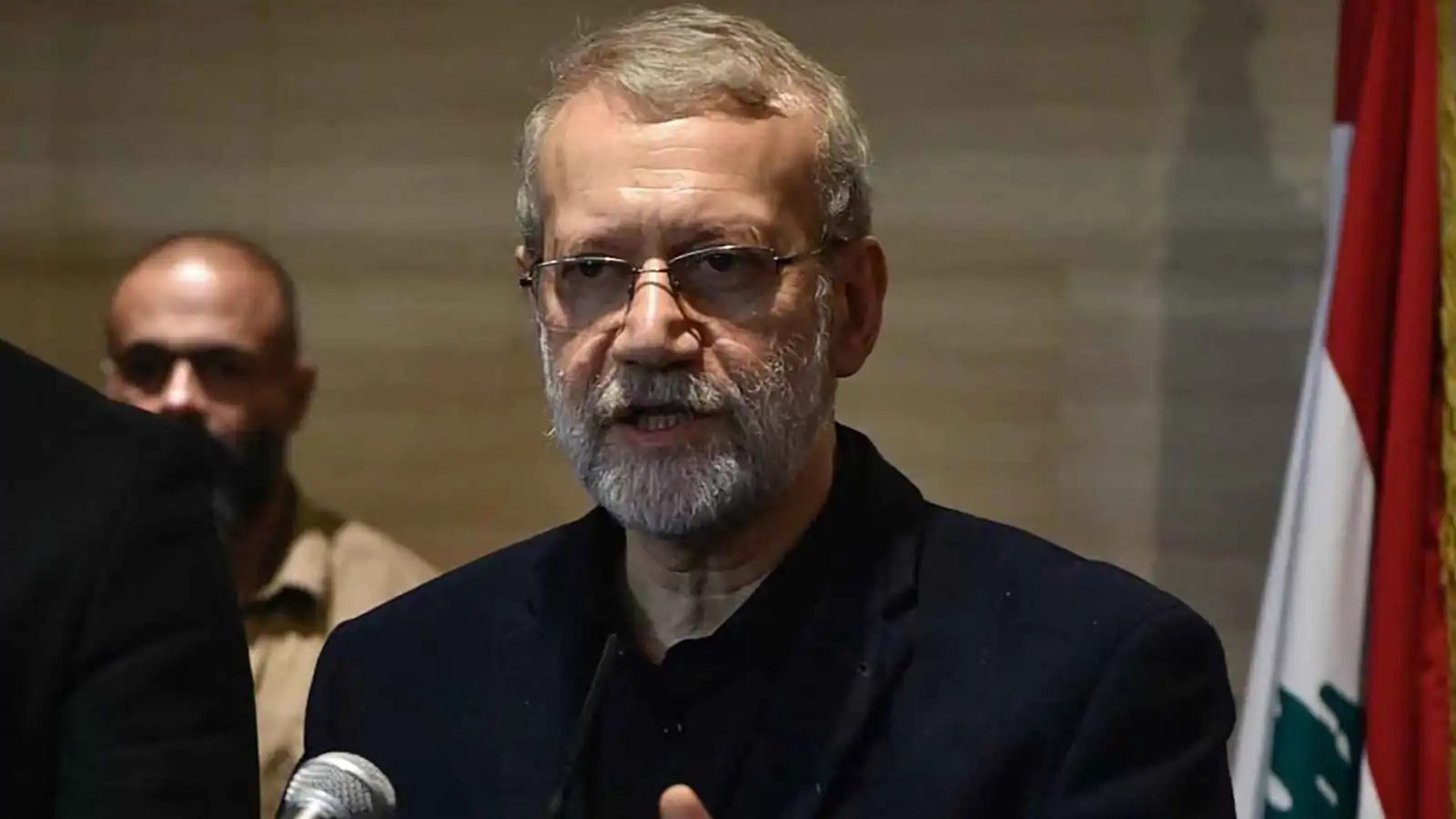 لاريجاني يطلع على مخازن سلاح حزب الله