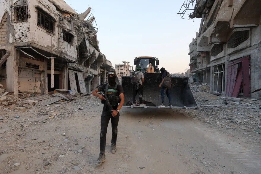 تسليم رفات رهينة إسرائيلية في غزة