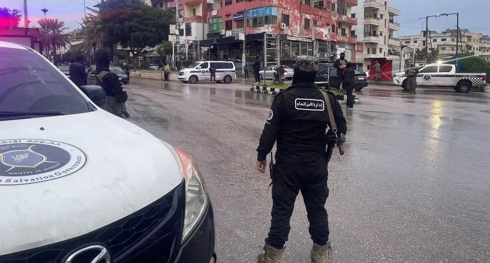 سوريا.. تجاوزات فردية أم مؤشرات مقلقة؟ أسئلة حول رقابة الأمن العام